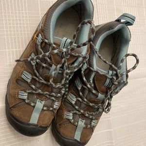 Keen hiking boots 7.5
